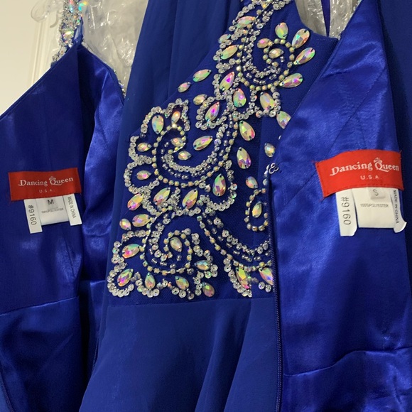 Shortsleeved Embellished Bodice Short Prom Dress - Picture 8 of 8